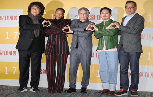 然而小微企业在发展过程中也面临着一些困难和挑战例如融资难融资贵等问题一直困扰着小微企业的发展 面对风